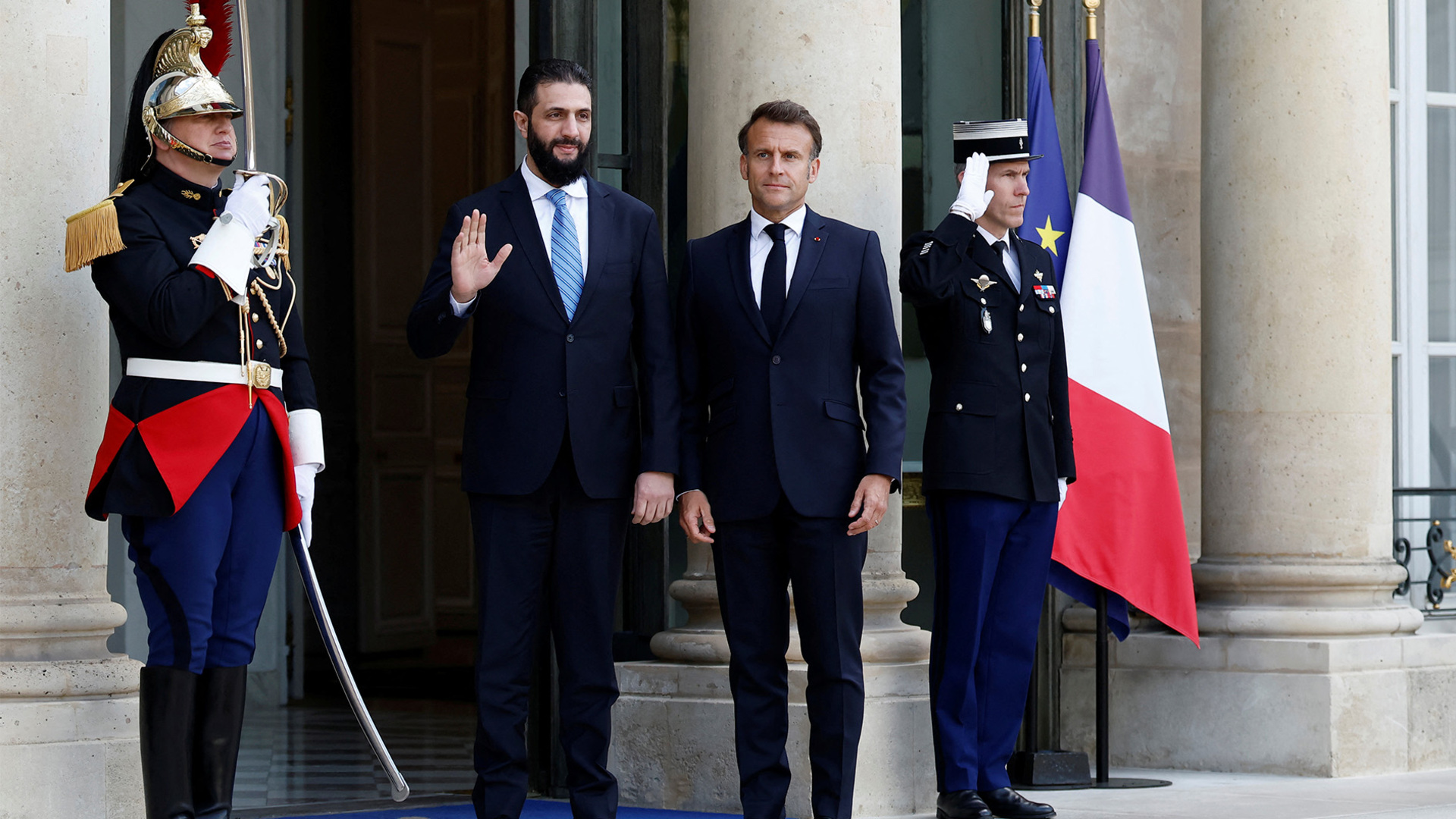 ماكرون يرحب بسوريا الشارا في باريس | حرب سوريا